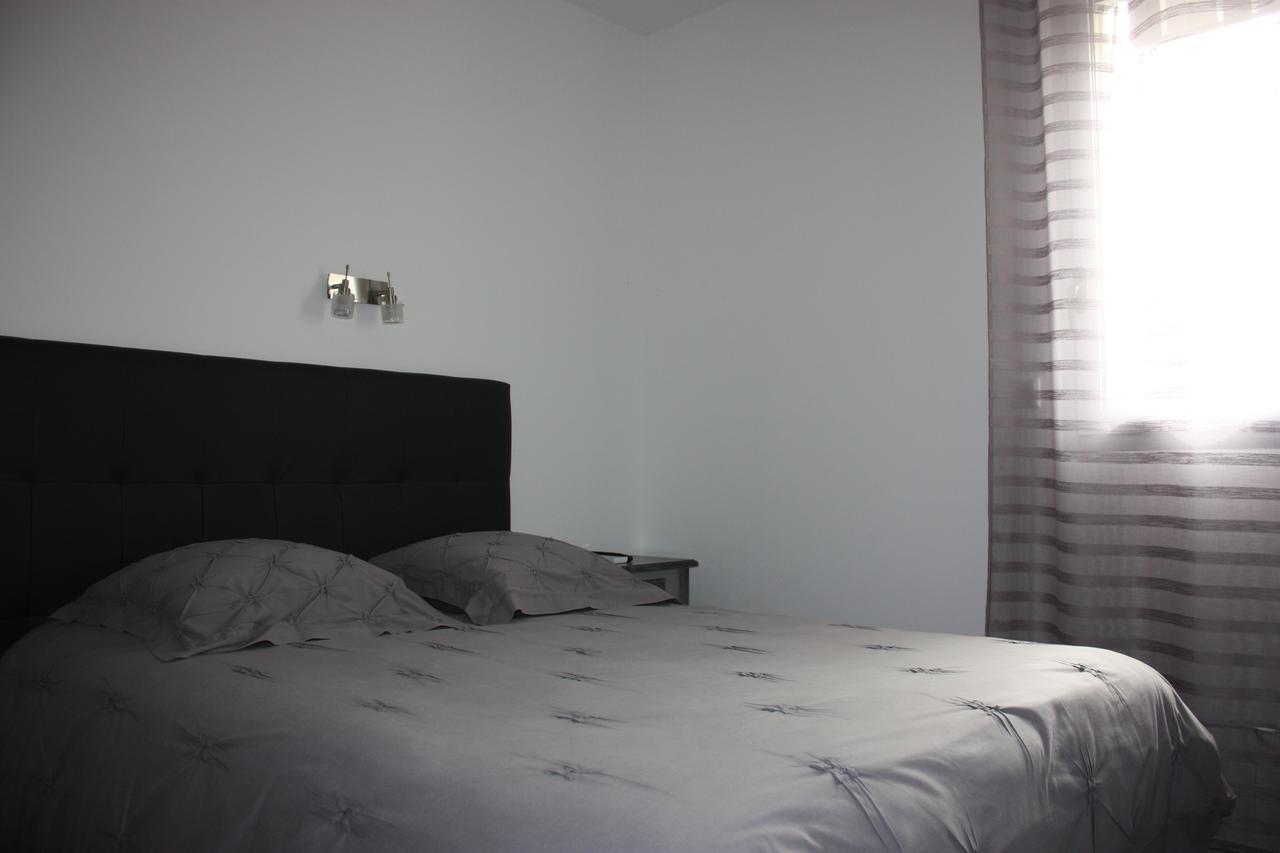 Hotel Le Midi Montaigu-de-Quercy ภายนอก รูปภาพ