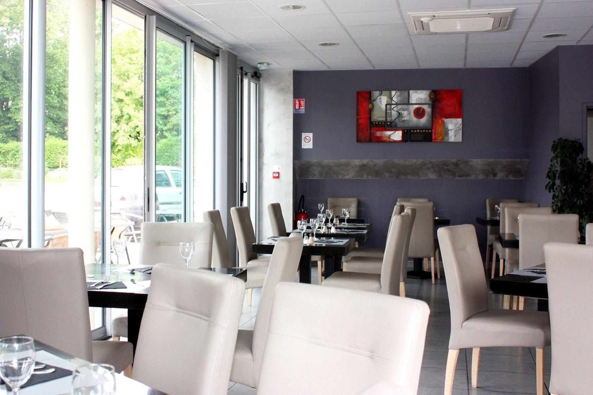Hotel Le Midi Montaigu-de-Quercy ภายนอก รูปภาพ